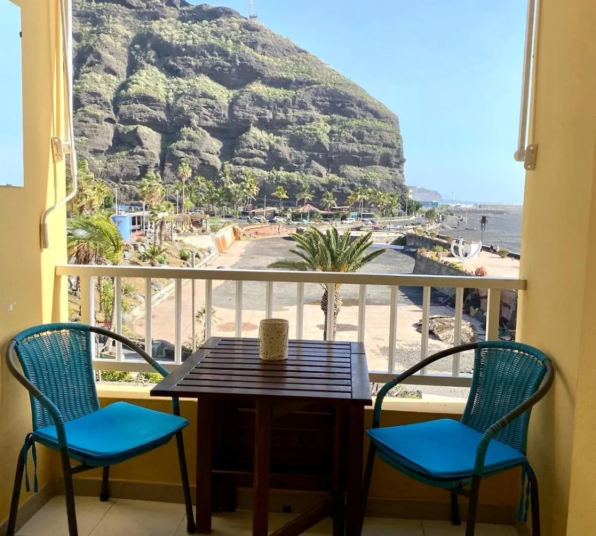 Casa Del Mar, Sunny Ocean View Appartement Right At The Beach! Los Llanos De Aridane Holiday home