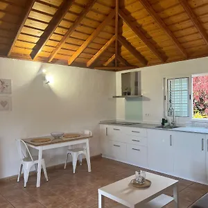 Casas Papayeras, En Barros Los Llanos De Aridane